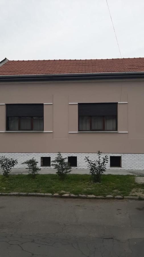 Casa Isa Villa Oradea Bagian luar foto