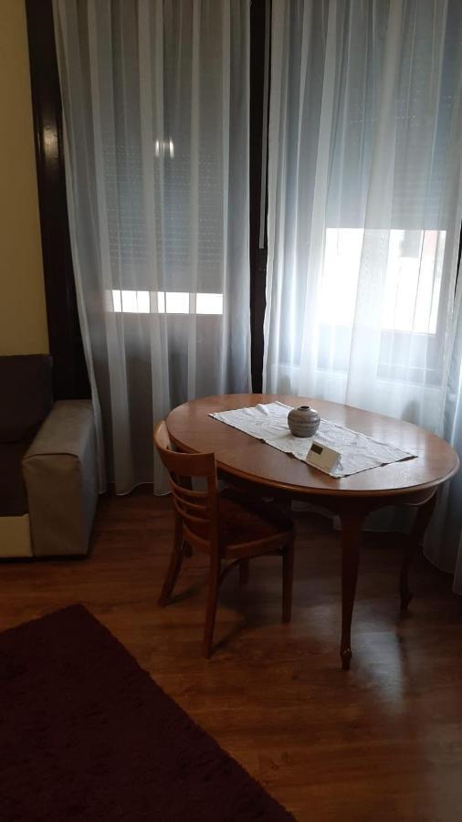Casa Isa Villa Oradea Bagian luar foto